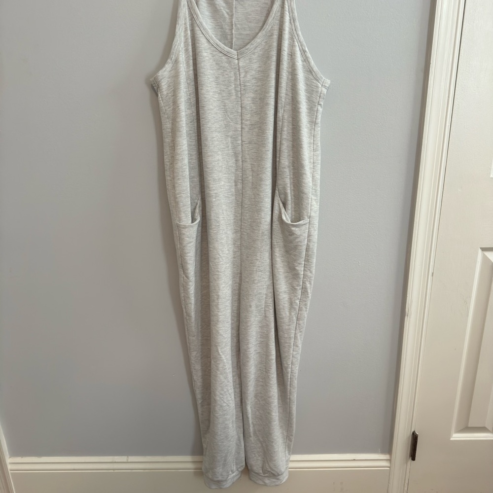 Sincerely Jules Light Gray Sleeveless jumpsuit